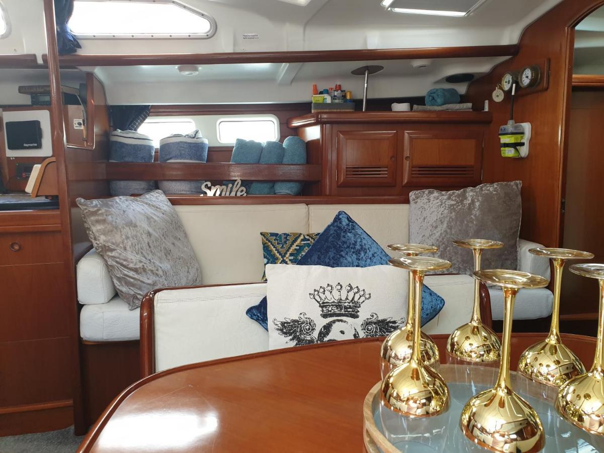 Luxury Yacht Stay "White Dove" Sleeps 6 Gibraltar Eksteriør bilde