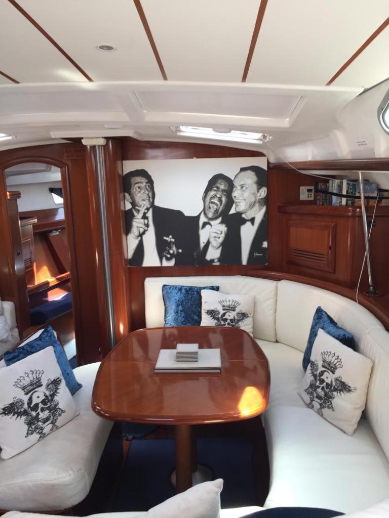 Luxury Yacht Stay "White Dove" Sleeps 6 Gibraltar Eksteriør bilde