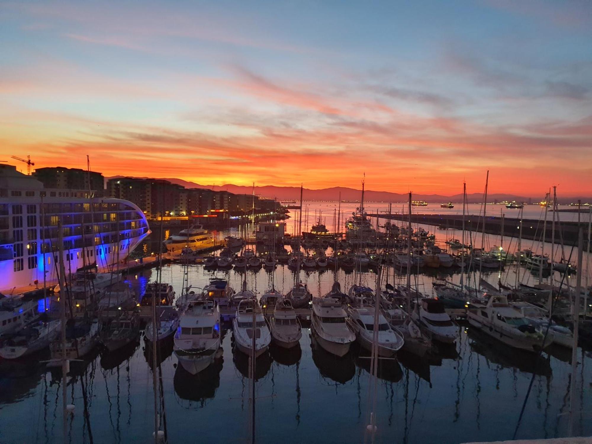 Luxury Yacht Stay "White Dove" Sleeps 6 Gibraltar Eksteriør bilde
